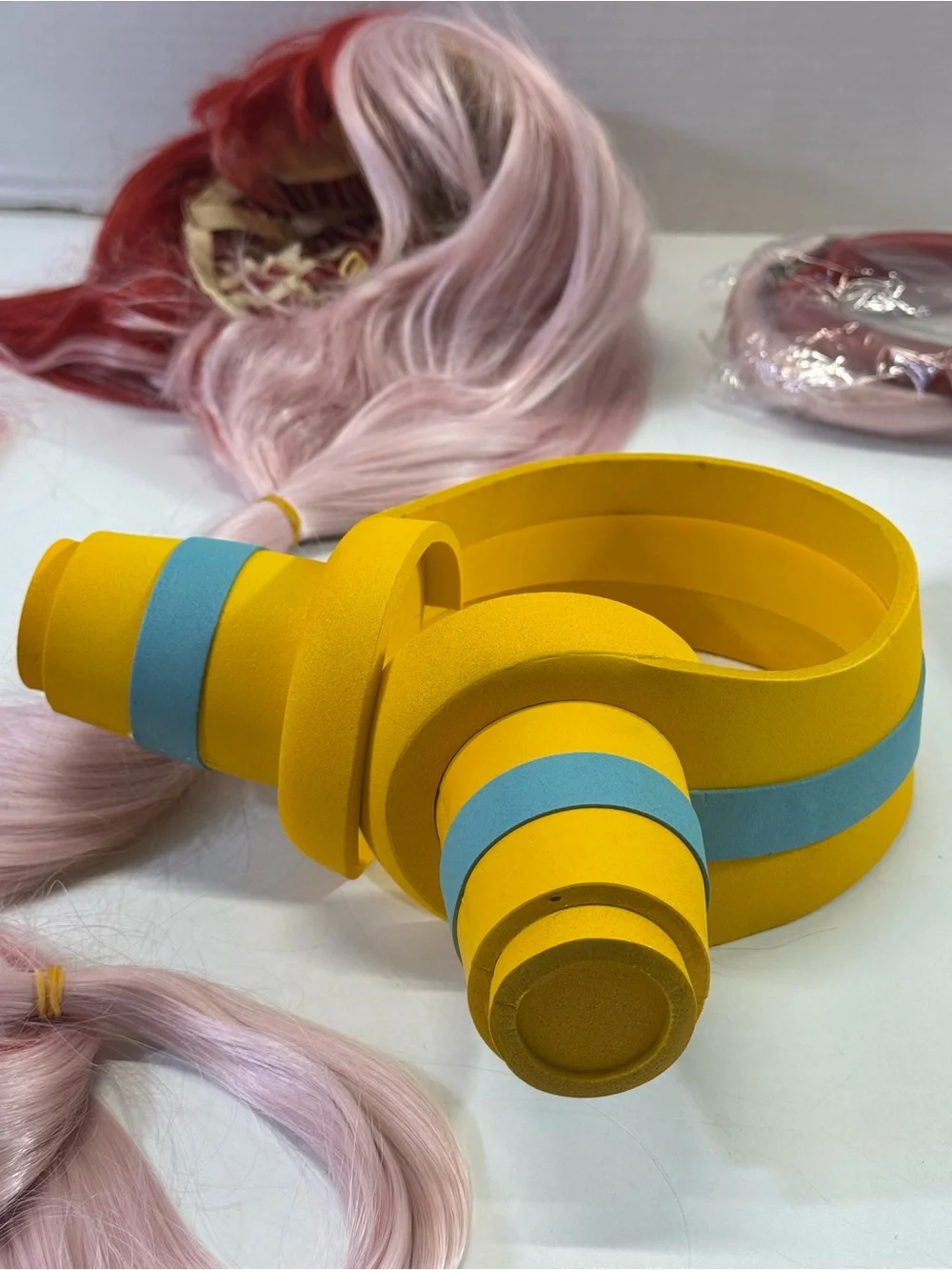 Uta one piece anime character Two-Tone Pink & Red Long wig - Picture 5 of 7